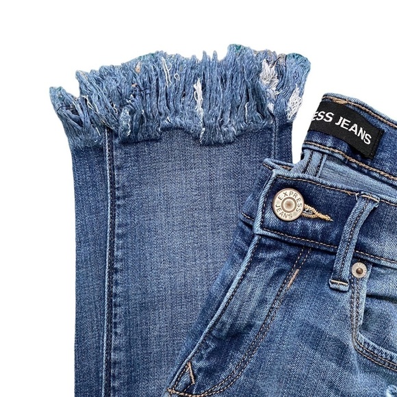 Express Women’s Size 6P Stretch Cropped Frayed Distressed Mid Rise Legging Jean - Picture 7 of 9